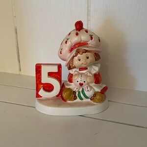 Strawberry shortcake Figurine with Number 5